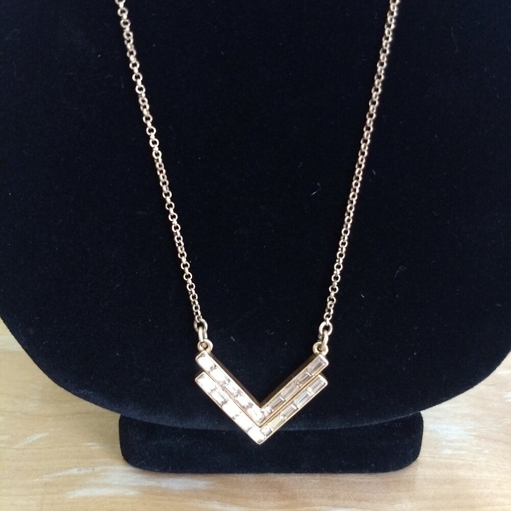 J. Crew Gold Tone V Crystal Necklace Minimalist Preppy Sparkle Pretty Adjustable